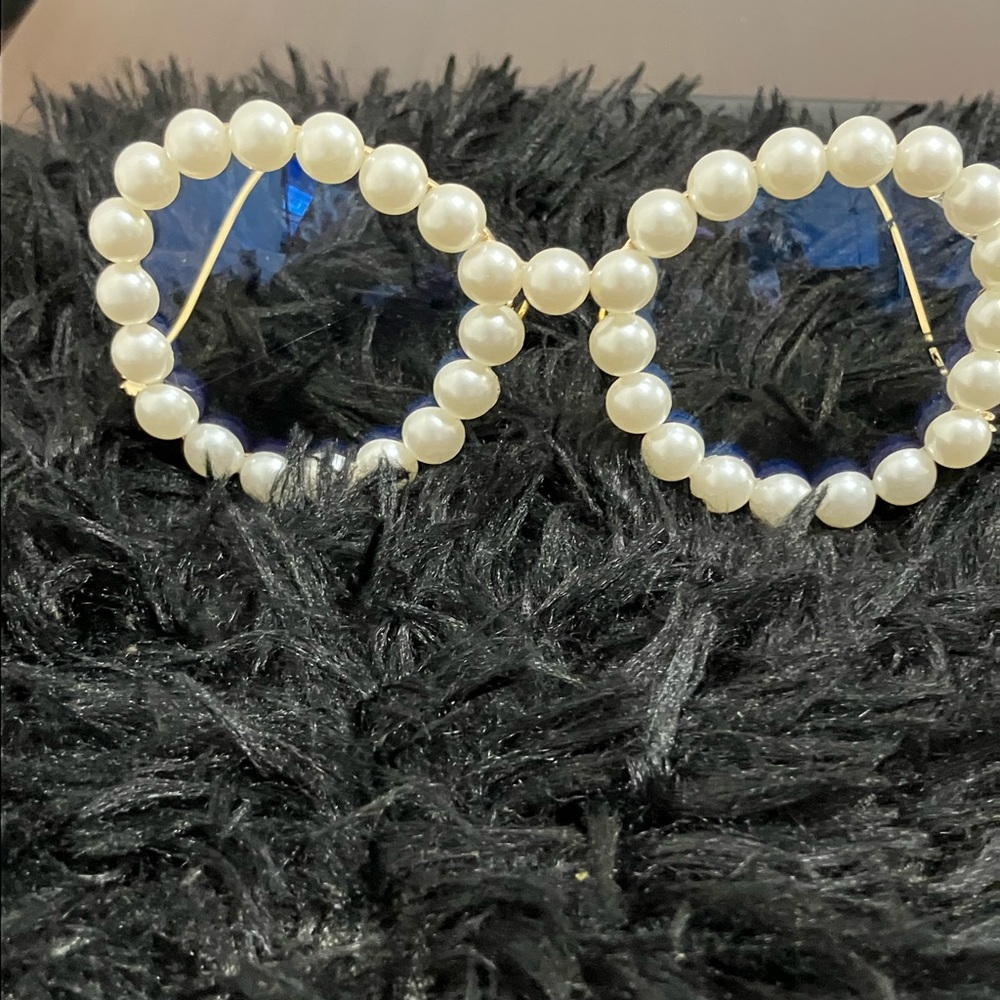 Faux Pearl-Embellished Round Gold Frame, Ivory Pearls - Picture 8 of 14